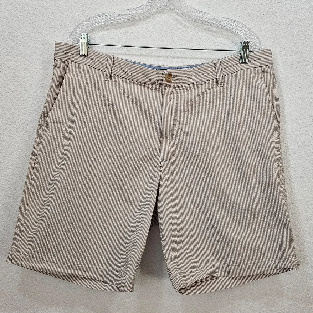 Izod Seersucker Men's Khaki and White Striped Shorts Size‎ 40